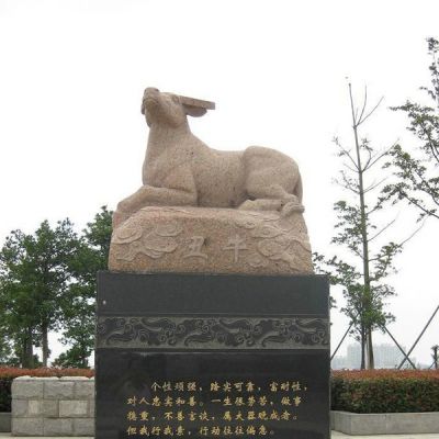 制作砂巖雕塑應(yīng)該怎樣選擇石材？