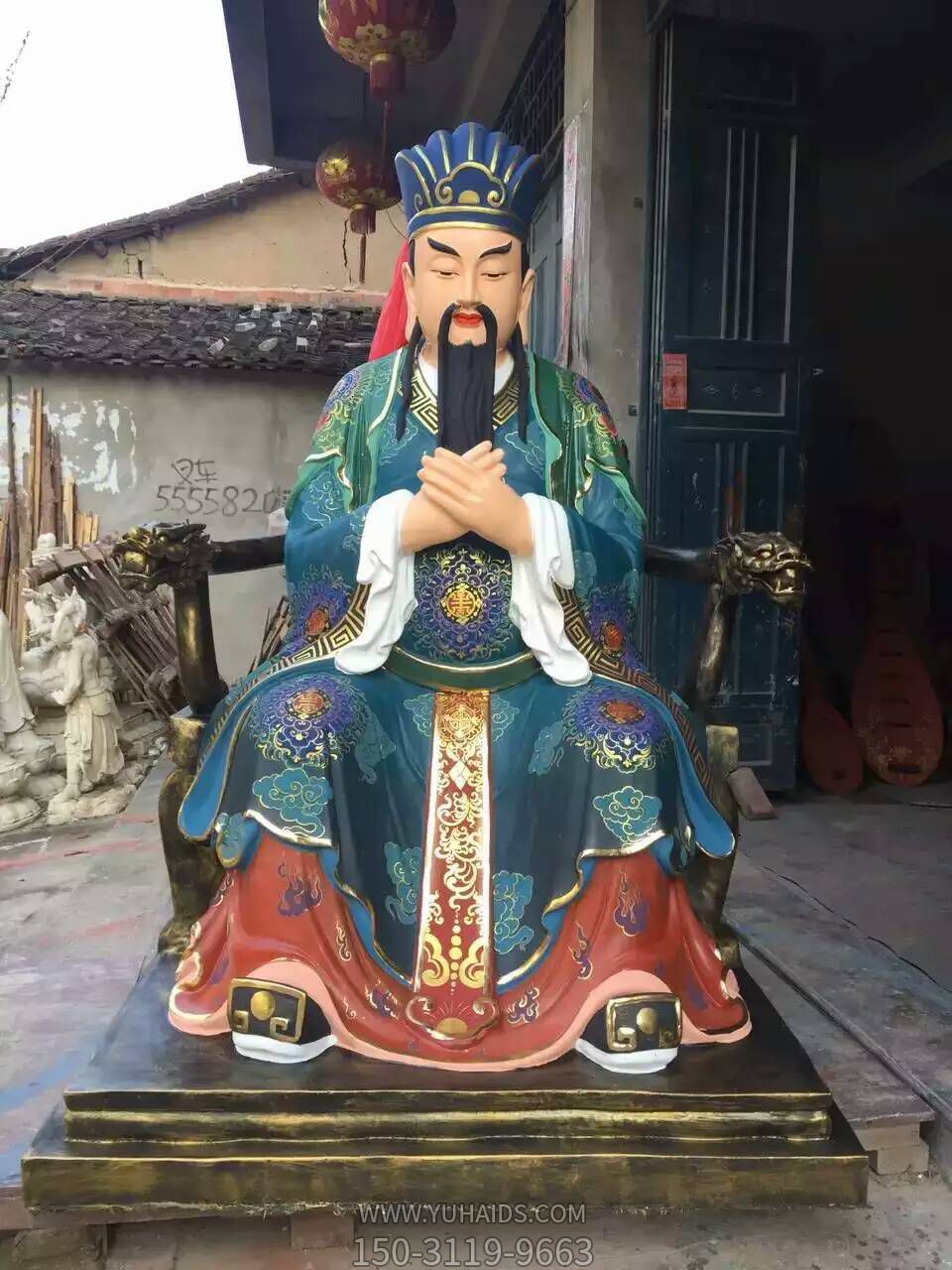 寺廟神佛銅雕彩繪城隍爺?shù)袼?>
                                <h2>寺廟神佛銅雕彩繪城隍爺?shù)袼?參數(shù)說明</h2>
                                                                        <table>
                                      <tr>
                                        <th>產(chǎn)品標(biāo)題</th>
                                        <td>寺廟神佛銅雕彩繪城隍爺?shù)袼?/td>
                                      </tr>
                                      <tr>
                                        <th>發(fā)布時間</th>
                                        <td>2023-06-07 10:30</td>
                                      </tr>
                                      <tr>
                                        <th>價格</th>
                                        <td><span>電話咨詢</td>
                                      </tr>
                                                                              <tr>
                                          <th>制作材質(zhì)</th>
                                          <td>銅雕</td>
                                        </tr>
                                                                              <tr>
                                          <th>其他</th>
                                          <td>彩繪</td>
                                        </tr>
                                                                          </table>
                                <h2>寺廟神佛銅雕彩繪城隍爺?shù)袼?詳細(xì)說明</h2>
                                <p>玉海雕塑是一家綜合性的雕塑公司，擁有多款寺廟神佛銅雕彩繪城隍爺?shù)袼苣Ｐ?，可加工定制多種寺廟神佛銅雕彩繪城隍爺?shù)袼埽С植馁|(zhì)、樣式、風(fēng)格、尺寸大小等方面的調(diào)整修改定制。我們所加工制作的寺廟神佛銅雕彩繪城隍爺?shù)袼苜|(zhì)優(yōu)價廉，遍布全國多個省市地區(qū)，想要了解更多案例圖片，請電話或微信咨詢。材質(zhì)、大小、樣式等都可以按需定制，還可根據(jù)您提供給的寺廟神佛銅雕彩繪城隍爺?shù)袼軜訄D進(jìn)行制作！如有相關(guān)需求，歡迎致電（微信同號）：<span>150-3119-9663</span></p>
                                                                <div   class=