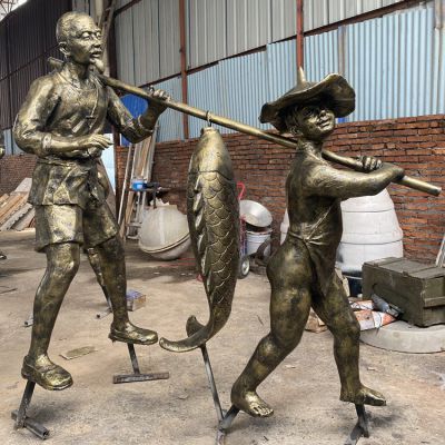 抬鯉魚，玻璃鋼民俗生活場景雕塑
