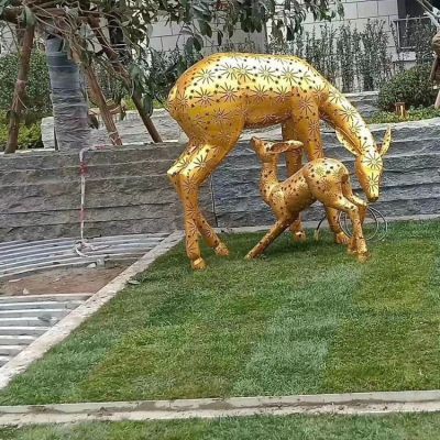 不銹鋼鏤空母子鹿，金色梅花鹿