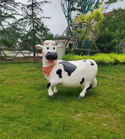 農(nóng)場戶外裝飾玻璃鋼卡通奶牛動(dòng)物雕塑