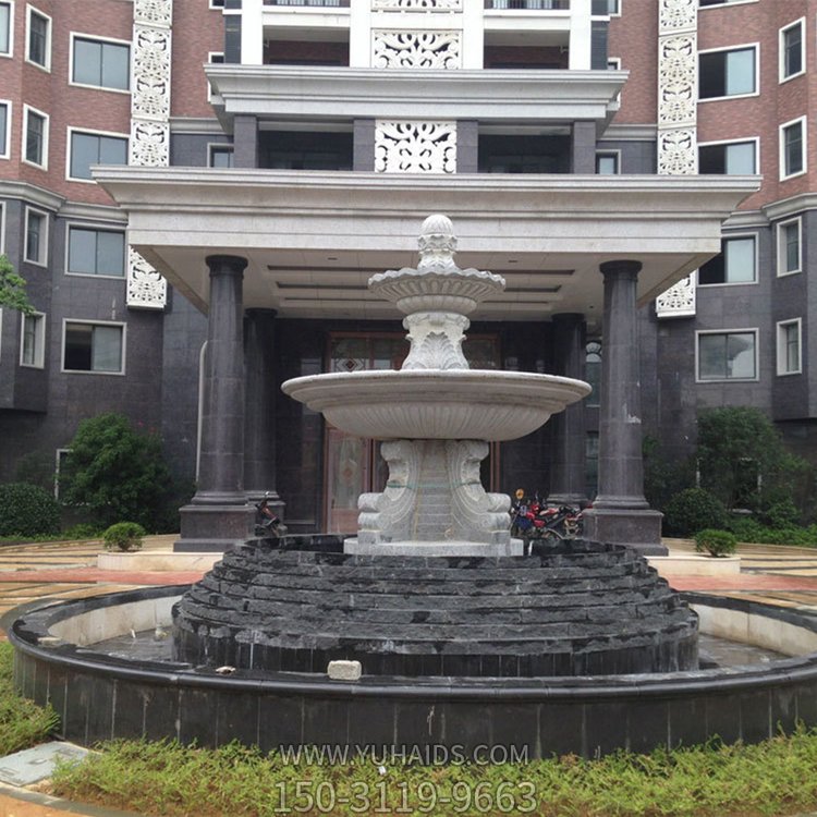 辦公大樓大門前的噴泉水缽，雙層石雕流水缽雕塑