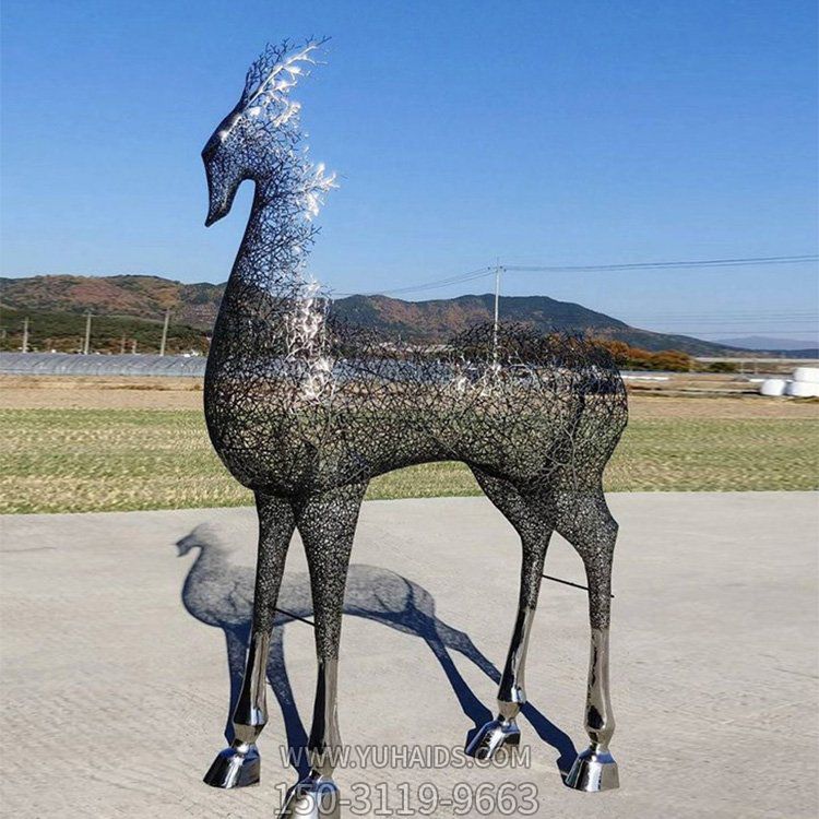 景區(qū)戶(hù)外擺放創(chuàng)意大型不銹鋼鏤空鹿雕塑