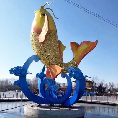 不銹鋼鯉魚雕塑，大型鯉魚躍水景觀雕塑