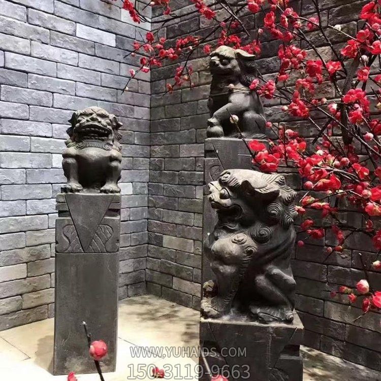  酒店門(mén)口裝飾青石仿古獅子貔貅拴馬樁雕塑