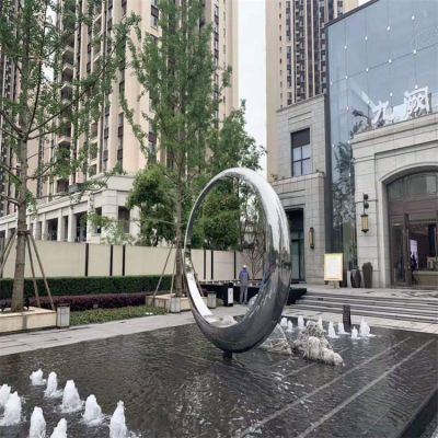 不銹鋼鏡面圓環(huán)景觀雕塑，園林水景噴泉裝飾景觀