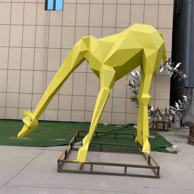 戶(hù)外草坪不銹鋼幾何黃色長(zhǎng)頸鹿雕塑