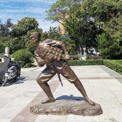 沖鋒，玻璃鋼仿銅戰(zhàn)士士兵雕塑