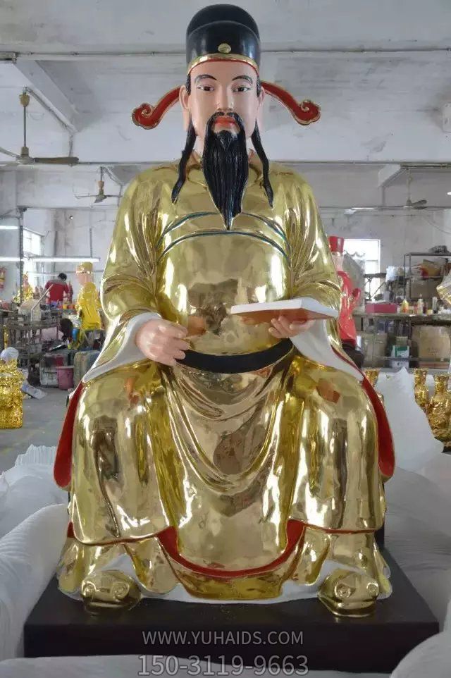 寺廟漆金玻璃鋼神佛城隍爺?shù)袼?>
                                <h2>寺廟漆金玻璃鋼神佛城隍爺?shù)袼?參數(shù)說明</h2>
                                                                        <table>
                                      <tr>
                                        <th>產(chǎn)品標(biāo)題</th>
                                        <td>寺廟漆金玻璃鋼神佛城隍爺?shù)袼?/td>
                                      </tr>
                                      <tr>
                                        <th>發(fā)布時間</th>
                                        <td>2023-06-07 18:15</td>
                                      </tr>
                                      <tr>
                                        <th>價格</th>
                                        <td><span>電話咨詢</td>
                                      </tr>
                                                                              <tr>
                                          <th>制作材質(zhì)</th>
                                          <td>玻璃鋼</td>
                                        </tr>
                                                                          </table>
                                <h2>寺廟漆金玻璃鋼神佛城隍爺?shù)袼?詳細(xì)說明</h2>
                                <p>玉海雕塑是一家綜合性的雕塑公司，擁有多款寺廟漆金玻璃鋼神佛城隍爺?shù)袼苣Ｐ?，可加工定制多種寺廟漆金玻璃鋼神佛城隍爺?shù)袼埽С植馁|(zhì)、樣式、風(fēng)格、尺寸大小等方面的調(diào)整修改定制。我們所加工制作的寺廟漆金玻璃鋼神佛城隍爺?shù)袼苜|(zhì)優(yōu)價廉，遍布全國多個省市地區(qū)，想要了解更多案例圖片，請電話或微信咨詢。材質(zhì)、大小、樣式等都可以按需定制，還可根據(jù)您提供給的寺廟漆金玻璃鋼神佛城隍爺?shù)袼軜訄D進(jìn)行制作！如有相關(guān)需求，歡迎致電（微信同號）：<span>150-3119-9663</span></p>
                                                                <div   class=