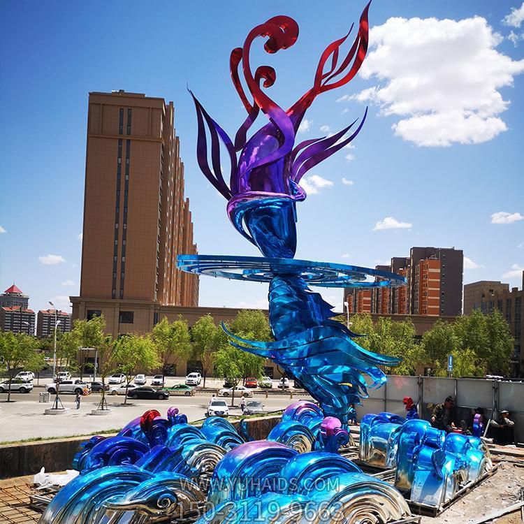 廣場(chǎng)大型創(chuàng)意不銹鋼電鍍魚(yú)雕塑