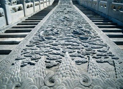 寺廟臺(tái)階大型石浮雕，祥云、龍石刻浮雕