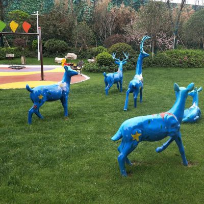 梅花鹿，公園草坪裝飾動(dòng)物擺件