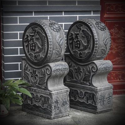 古建門口抱鼓石，黑色大理石雕刻