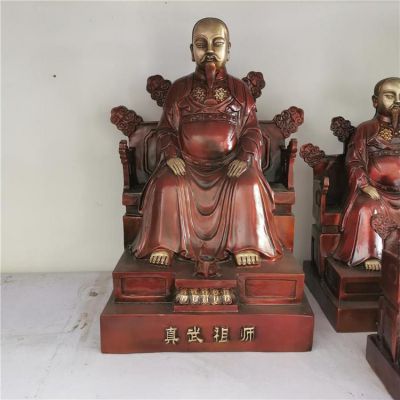 真武祖師坐姿銅像，紫銅紅色端坐的真武祖師鑄銅雕塑像