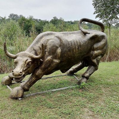 華爾街牛，玻璃鋼仿銅動物雕塑
