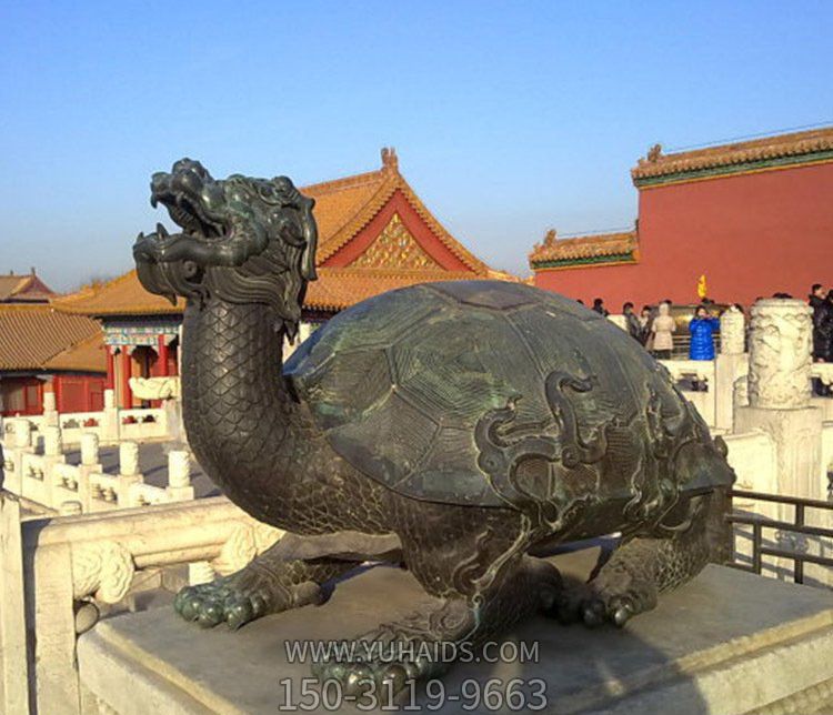 景區(qū)擺放的抬頭的玻璃鋼創(chuàng)意龍龜?shù)袼?>
                                <h2>景區(qū)擺放的抬頭的玻璃鋼創(chuàng)意龍龜?shù)袼?參數(shù)說明</h2>
                                                                        <table>
                                      <tr>
                                        <th>產(chǎn)品標題</th>
                                        <td>景區(qū)擺放的抬頭的玻璃鋼創(chuàng)意龍龜?shù)袼?/td>
                                      </tr>
                                      <tr>
                                        <th>發(fā)布時間</th>
                                        <td>2023-06-08 13:59</td>
                                      </tr>
                                      <tr>
                                        <th>價格</th>
                                        <td><span>電話咨詢</td>
                                      </tr>
                                                                              <tr>
                                          <th>雕刻內(nèi)容</th>
                                          <td>龍、龍龜</td>
                                        </tr>
                                                                              <tr>
                                          <th>制作材質(zhì)</th>
                                          <td>玻璃鋼</td>
                                        </tr>
                                                                          </table>
                                <h2>景區(qū)擺放的抬頭的玻璃鋼創(chuàng)意龍龜?shù)袼?詳細說明</h2>
                                <p>玉海雕塑是一家綜合性的雕塑公司，擁有多款景區(qū)擺放的抬頭的玻璃鋼創(chuàng)意龍龜?shù)袼苣Ｐ?，可加工定制多種景區(qū)擺放的抬頭的玻璃鋼創(chuàng)意龍龜?shù)袼?，支持材質(zhì)、樣式、風格、尺寸大小等方面的調(diào)整修改定制。我們所加工制作的景區(qū)擺放的抬頭的玻璃鋼創(chuàng)意龍龜?shù)袼苜|(zhì)優(yōu)價廉，遍布全國多個省市地區(qū)，想要了解更多案例圖片，請電話或微信咨詢。材質(zhì)、大小、樣式等都可以按需定制，還可根據(jù)您提供給的景區(qū)擺放的抬頭的玻璃鋼創(chuàng)意龍龜?shù)袼軜訄D進行制作！如有相關需求，歡迎致電（微信同號）：<span>150-3119-9663</span></p>
                                                                <div   class=