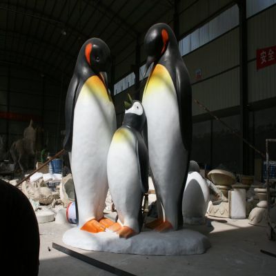大型玻璃鋼仿真企鵝，一家三口企鵝雕塑